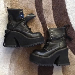 skechers platform boot